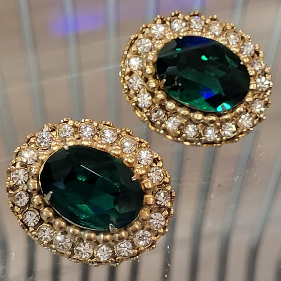 Coro Large green Rhinestone clip on earrings - Picture 11 of 11